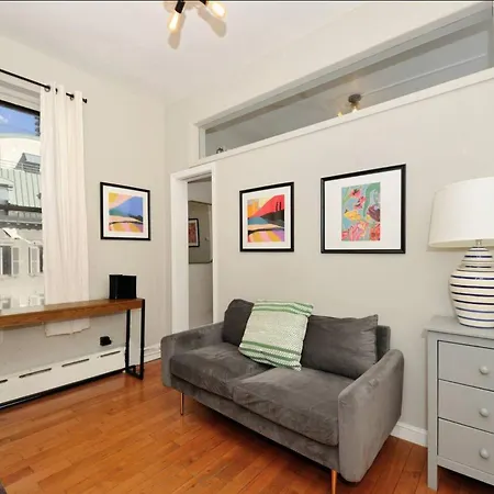 Urban Sunshine Cozy 1-Bedroom In Nycs Heart